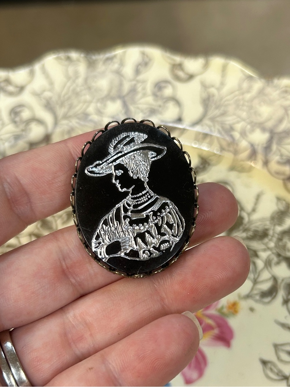 Vintage Black and Silver Etched Cameo Brooch w/ Scalloped Brass Trim